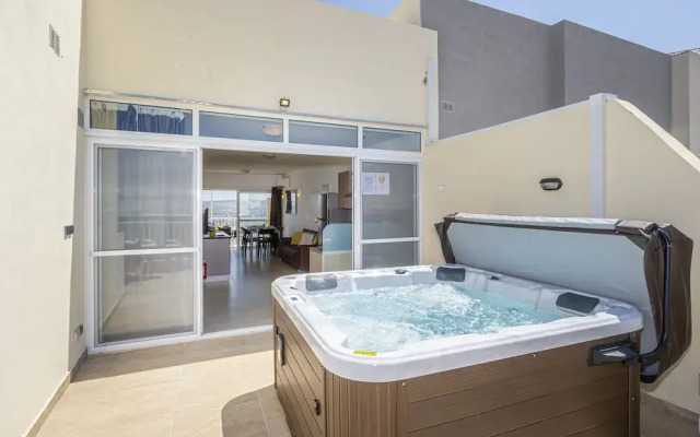 Summer Breeze Penthouse With Hot Tub