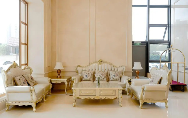 Vienna International Hotel (Wuhan Miaoshan Institute of Technology)