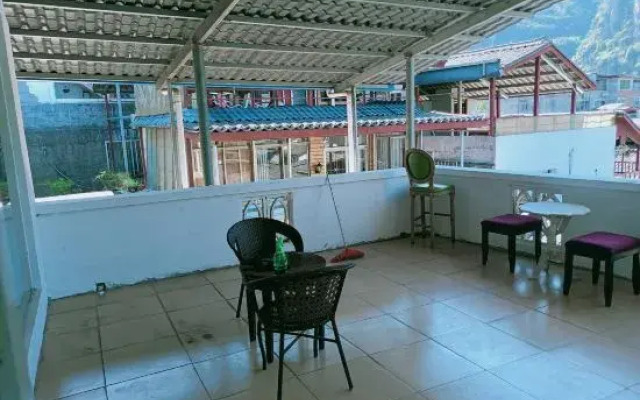 Water Yue Pavilion Shangpin Home Stay