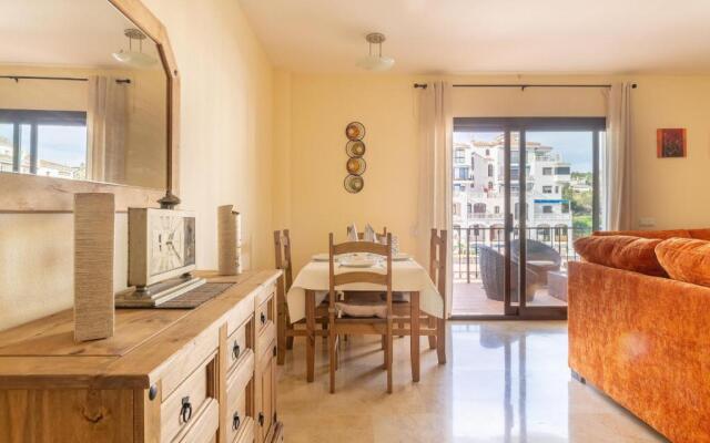 2261-Superb apt on the beach, on Duquesa harbour