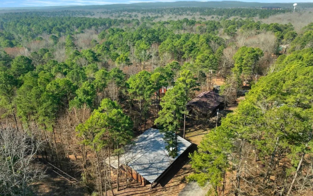 Outlaw Rose Cabin for 8!