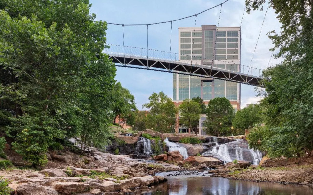 Holiday Inn Express & Suites Greenville - Downtown by IHG