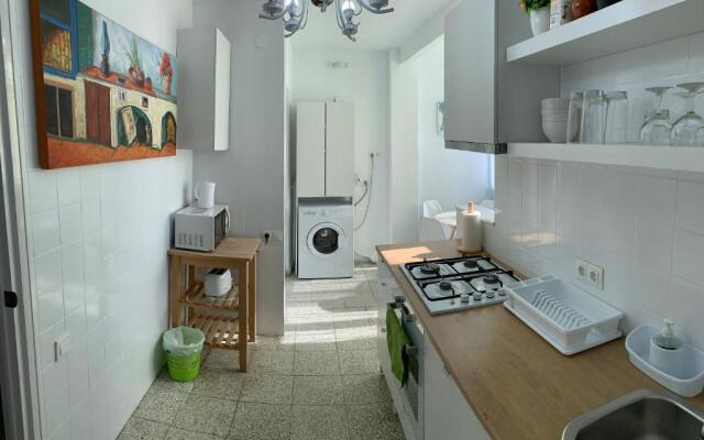 Bright and Modern Apartment 3 bedroom with Balcony E3EV