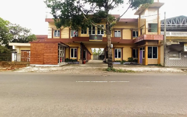 OYO 3298 Bromo Guest House Family