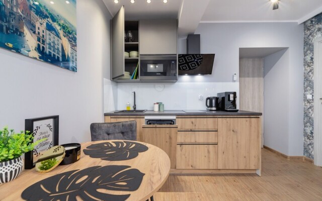Kielecka Studio With Bathtub by Renters