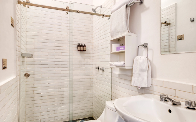 Santa Casa by Tasman