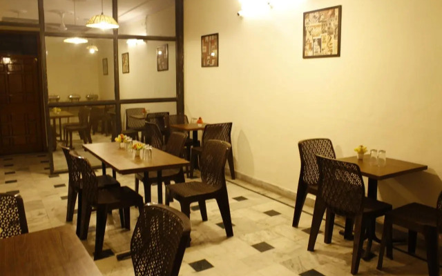 Hotel Maharana Palace