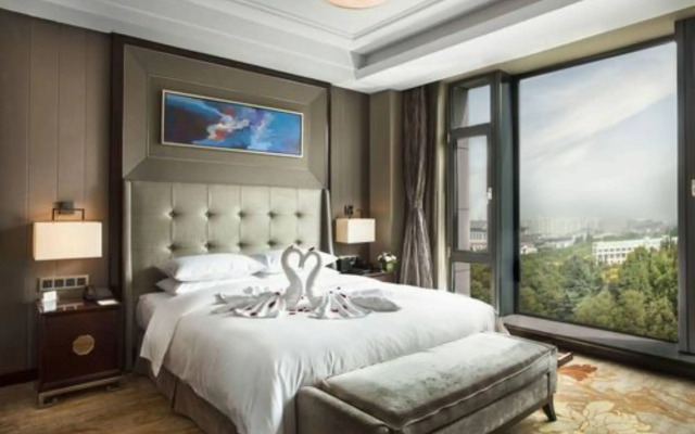 Tanglong International Hotel