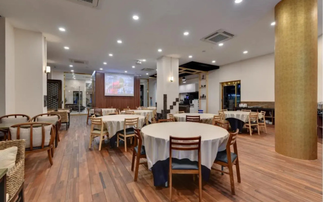 Sea & Moon Tourist Hotel