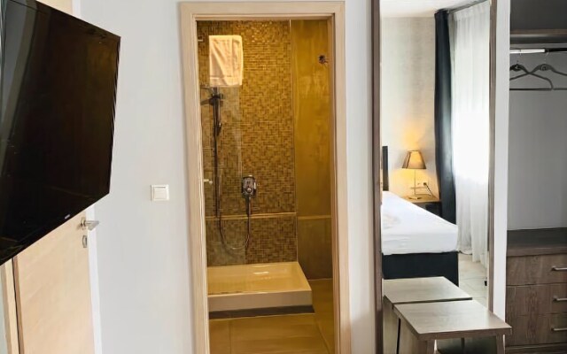 Akropolis Hotel