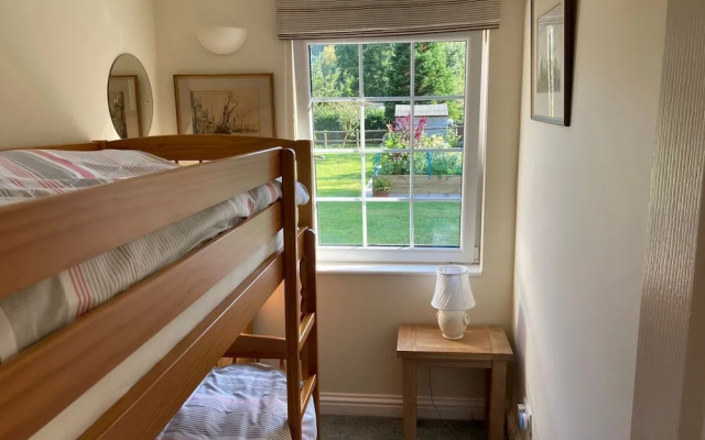 October House Holiday Cabin