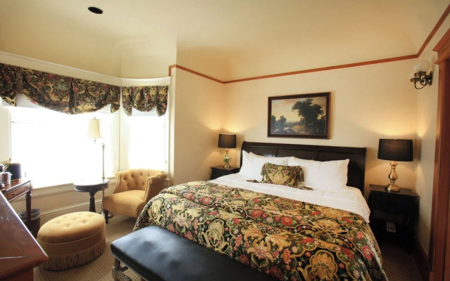 The Charles Pacific Grove - Artfully Designed Inclusive Inn