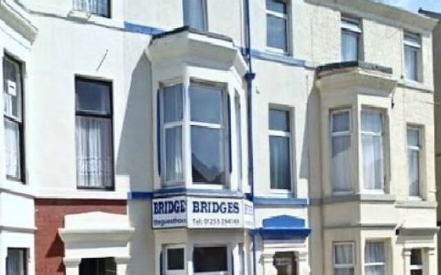 Bridges Guesthouse