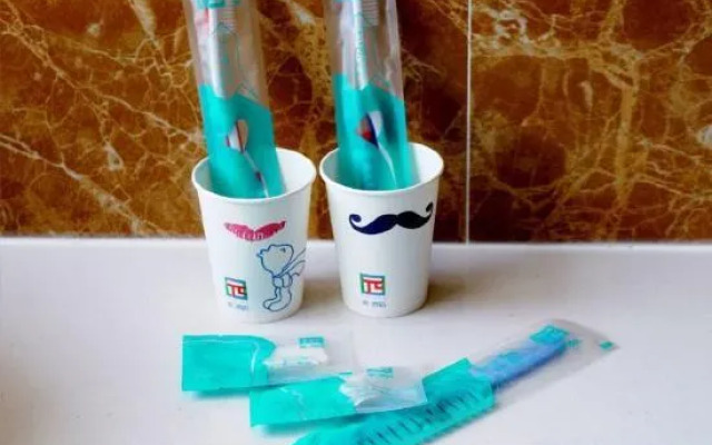 Elong ME Hotel (Guangzhou Panyu Shigang Pedestrian Street)