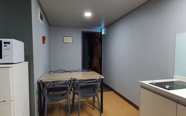 Yangju Gray Castle Pension