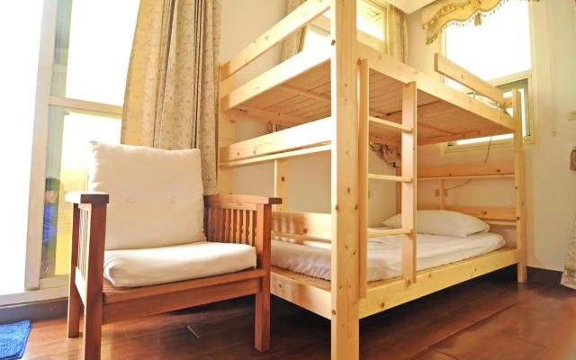 7 Hostel