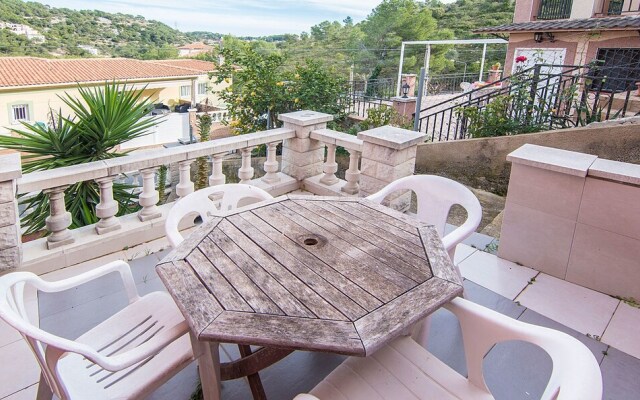 House Los Rosales 7 Km From the Beach (R83)