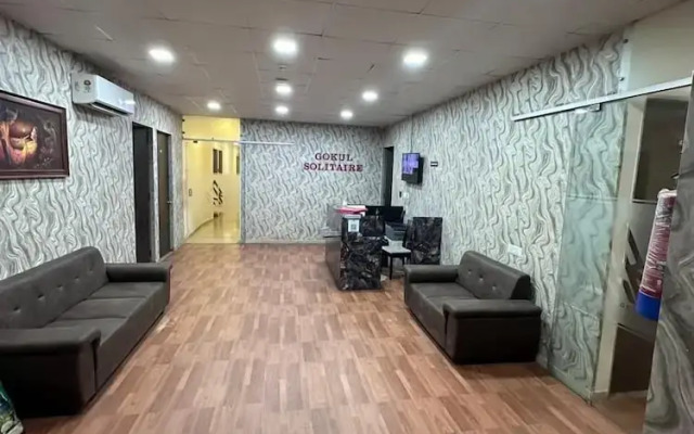 Oyo 42609 Townhouse Gokul Solitaire VIP Road