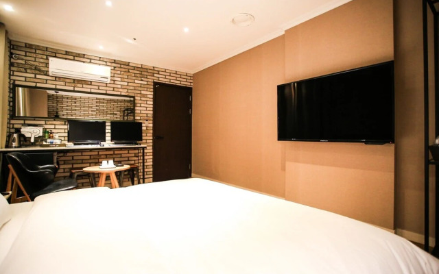 Bundang (Seohyeon) Hotel GO