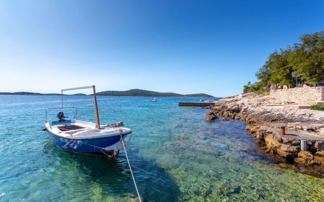 Holiday House Little Desire