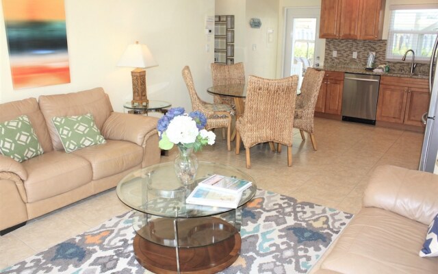 Jamaica Royale 003 - 1 Br Condo