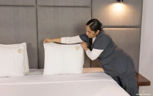 Hotel Grand One Plaza