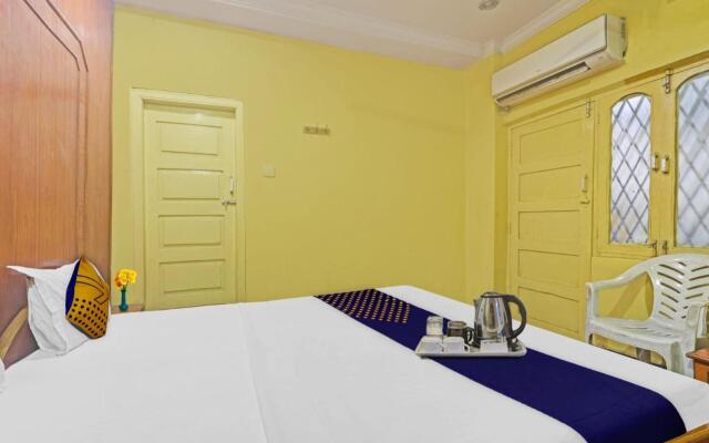 Spot On 91284 Ambica Lodge