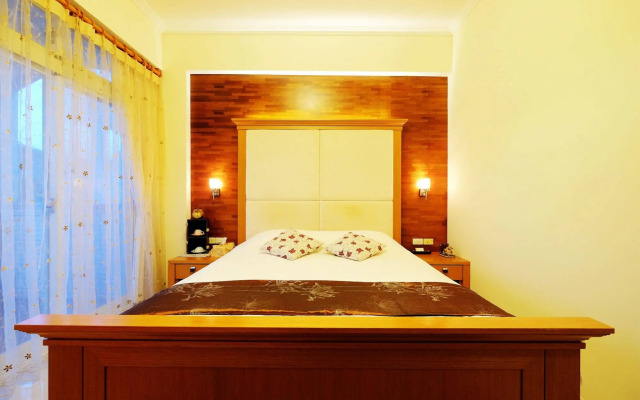 Sea View Bed and Breakfast Cicadas Living Tree