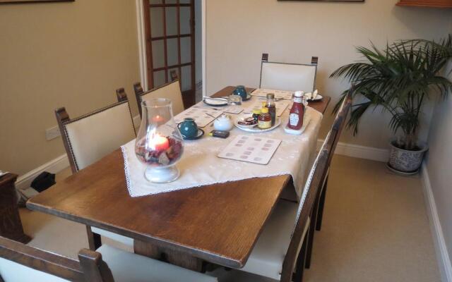 Cawood Guest House B&B