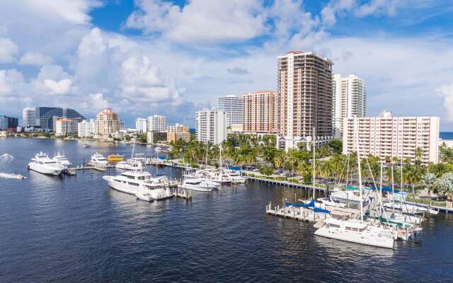 Hyatt Place Fort Lauderdale Cruise Port & Convention Center