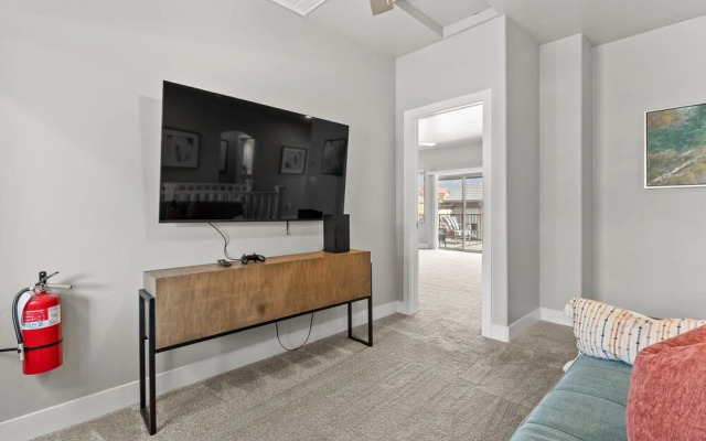 Southern Utah Adventure Gateway 6 Bedroom Townhouse