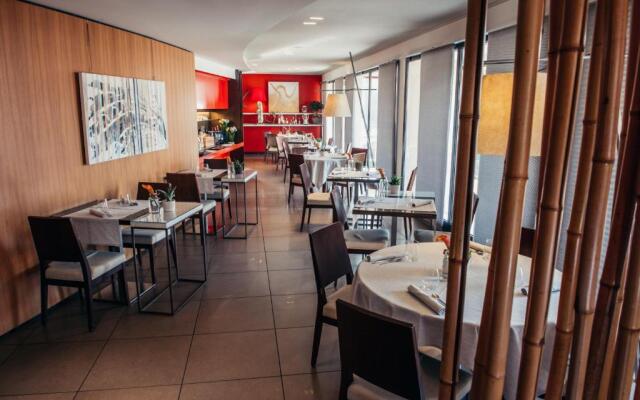 Red's Redaelli Hotel