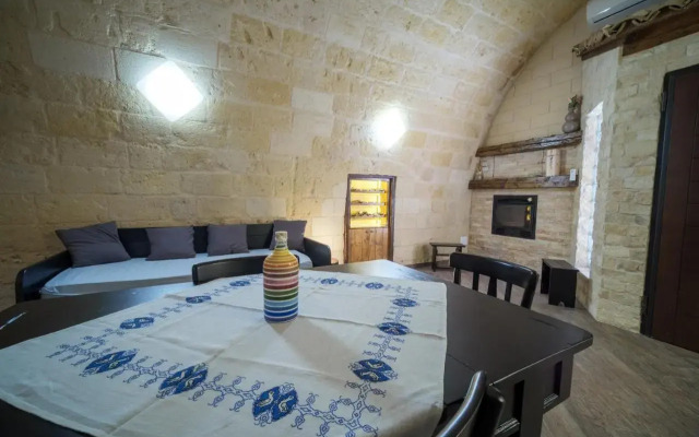 ROBERTO's Guest House