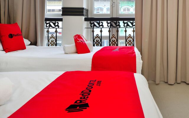 RedDoorz Hotel near Marine Parade Central (SG Clean Certified)