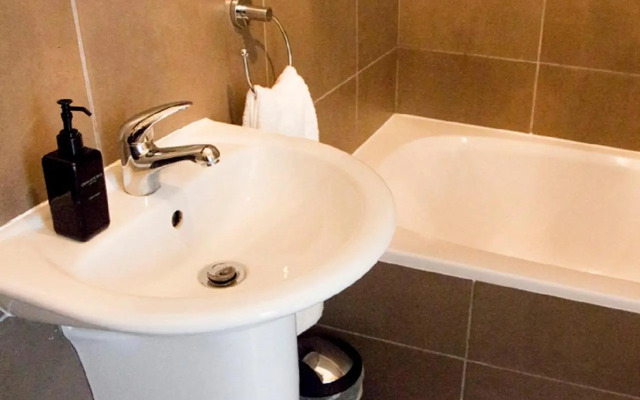 Canterbury Square Apartments