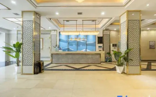 Yilong Hotel