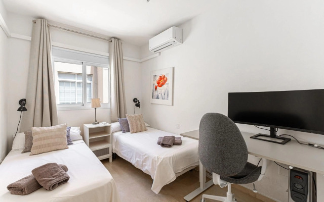 3 bedroom apartment with private rooftop terrace