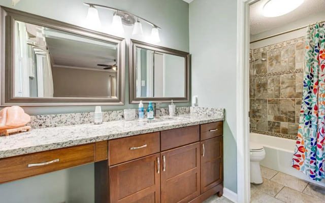 Stonecrest Family Home: Close to Panola Mountain!