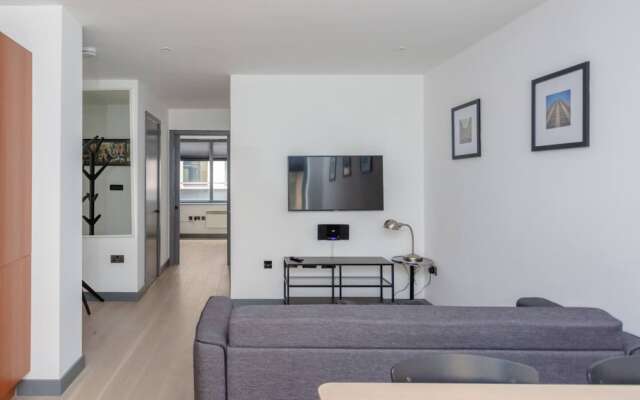 Stylish 1 Bedroom Apartment in Holborn in a Great Location