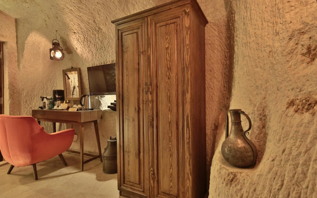 The Owl Cave Hotel