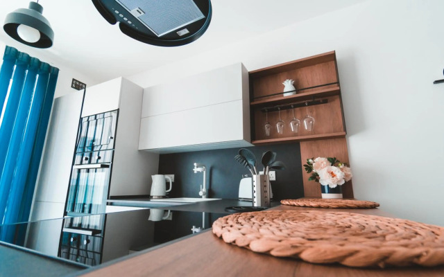 Ideal Location, Stylish 1BR Apartment with Free Parking