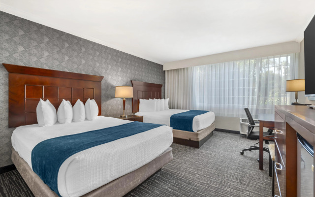 Best Western Plus Carriage Inn