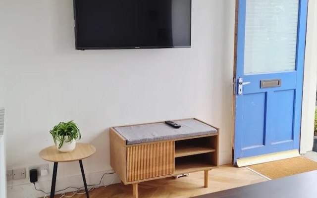 Penlea 1-bed Flat With Harbour View in Tarbert