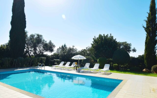 3 bedroom Villa Tala 67 with private pool and golf course views, Great for families, near Aphrodite Hills Resort village