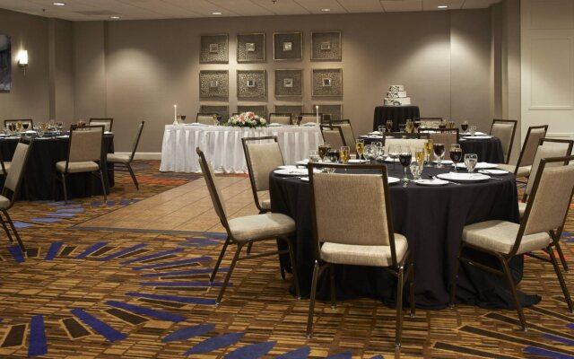 Courtyard By Marriott Shelton