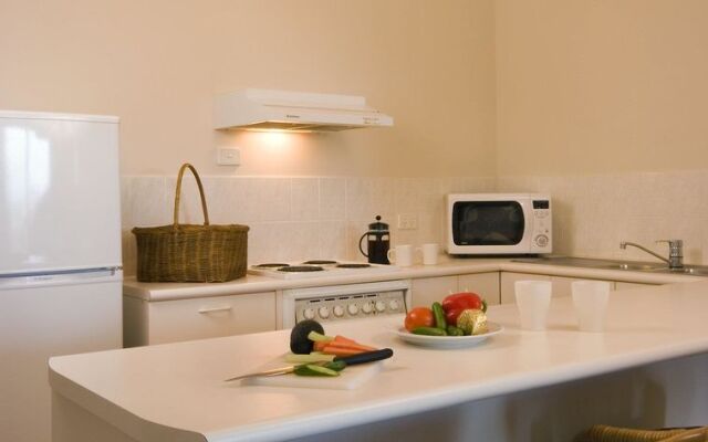 Tropic Towers Apartments