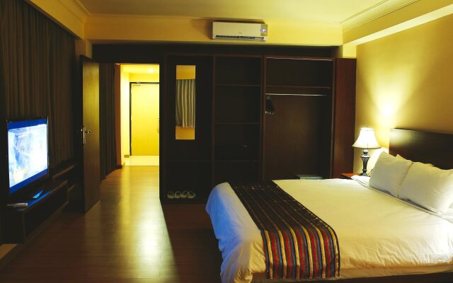 Istana Hotel & Resort