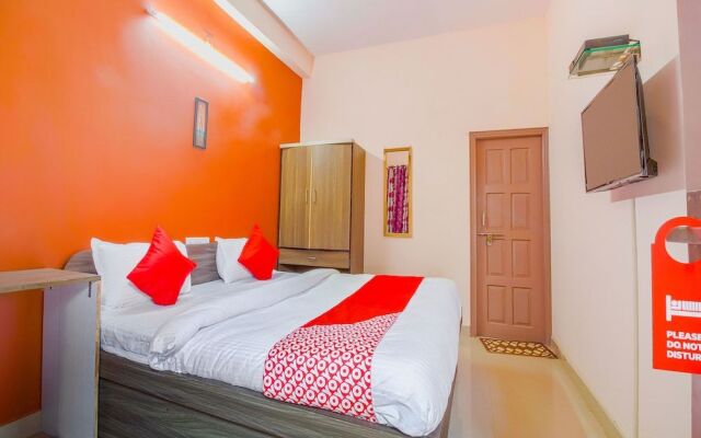 OYO Flagship 14294 De Rest