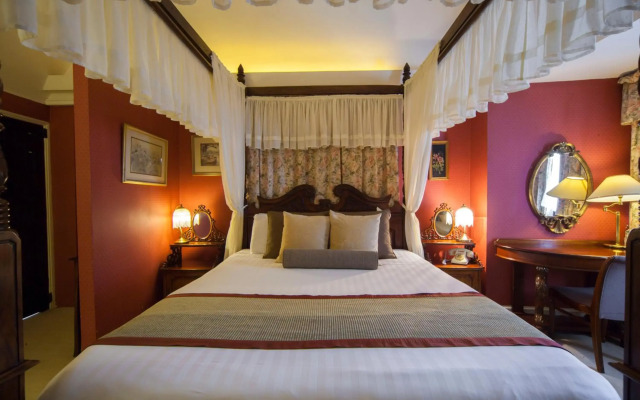 The Holt Hotel