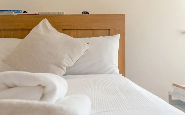 Modern 2 Bedroom Flat in Elephant & Castle